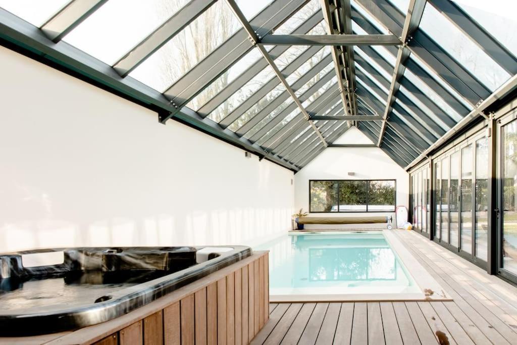 Ecurie Les Tourelles Piscine Interieure & Spa Gainneville Екстер'єр фото